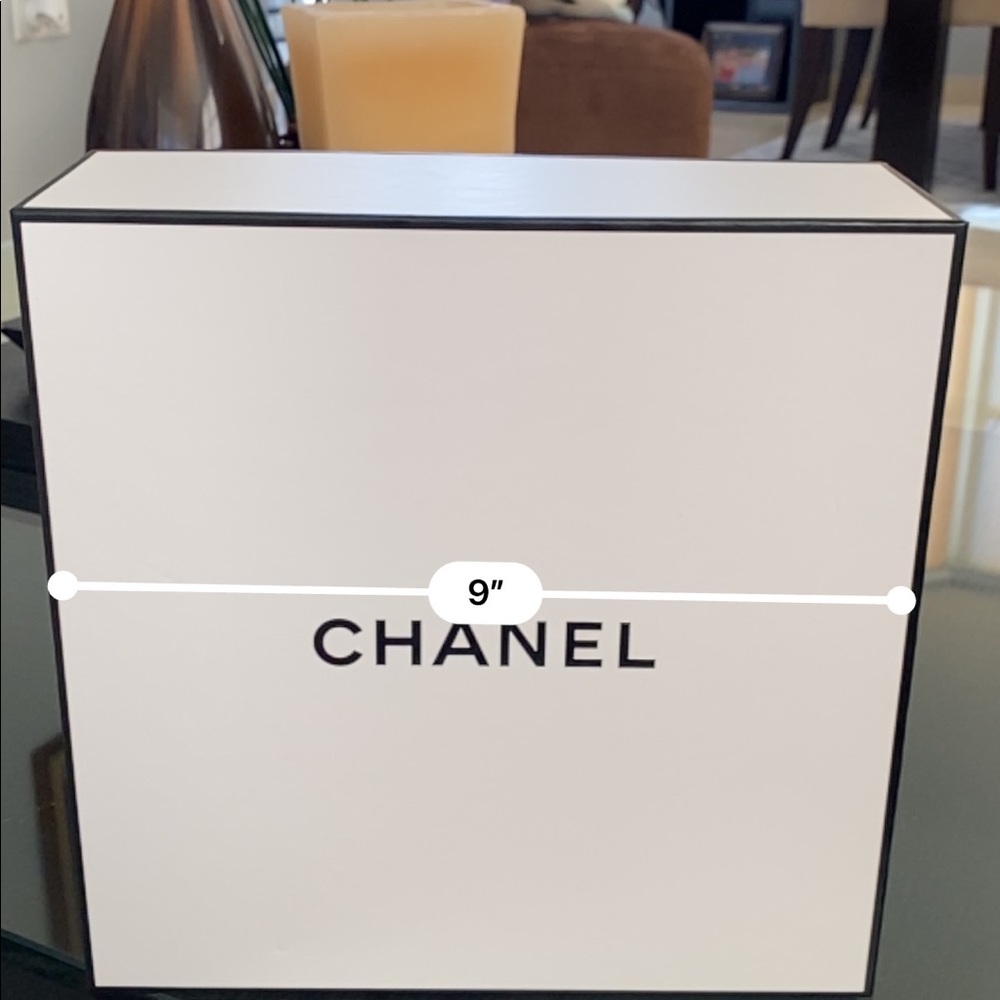 CHANEL Box - Picture 9 of 9
